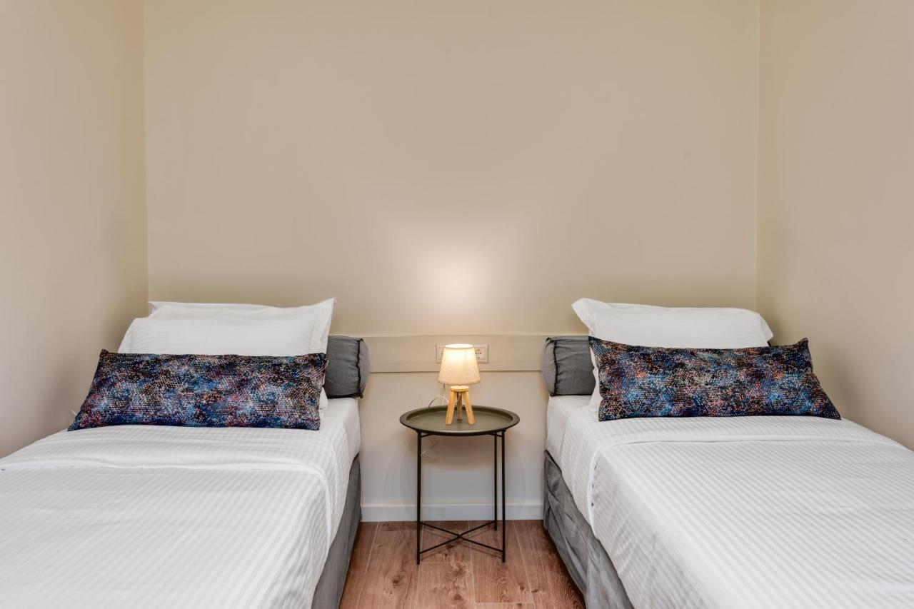 Saronis Suites Saronida Екстериор снимка