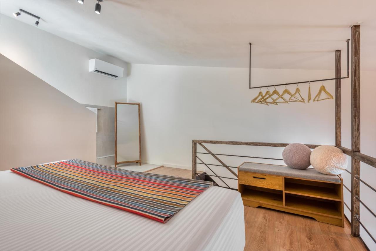 Saronis Suites Saronida Екстериор снимка