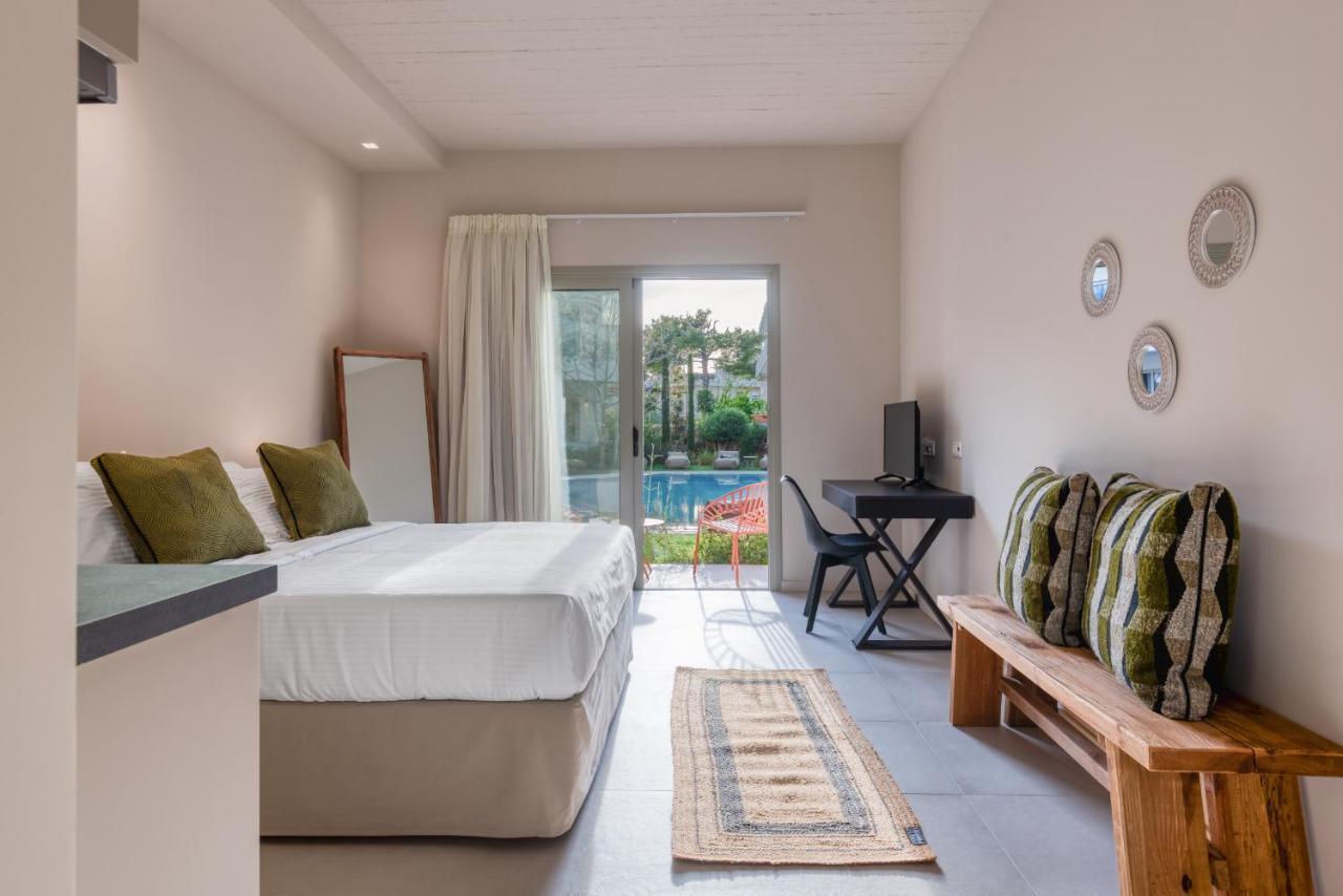 Saronis Suites Saronida Екстериор снимка