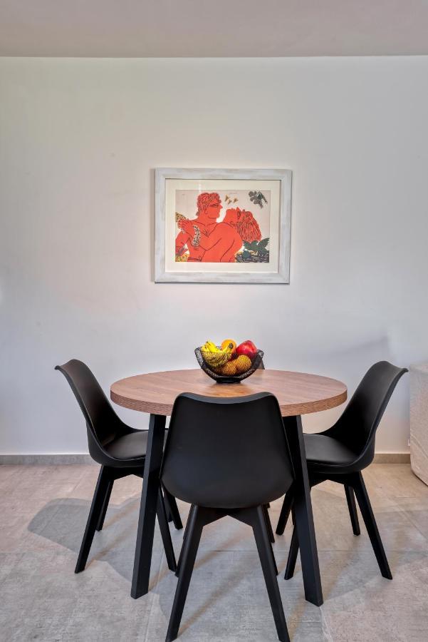Saronis Suites Saronida Екстериор снимка