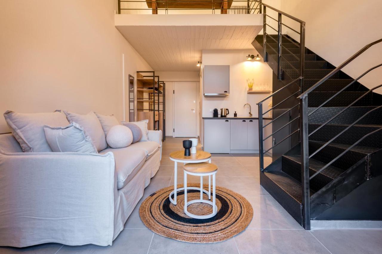 Saronis Suites Saronida Екстериор снимка
