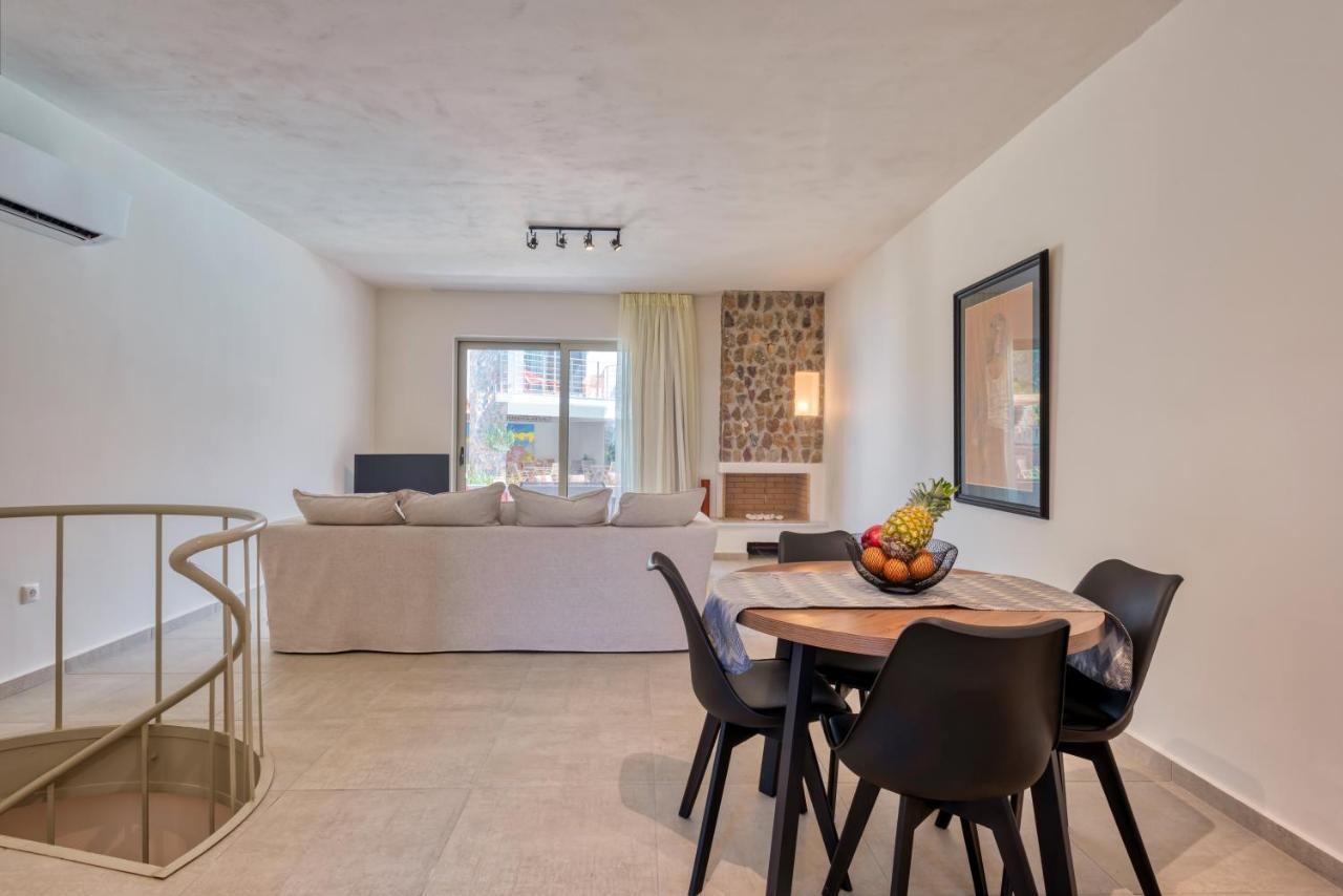 Saronis Suites Saronida Екстериор снимка