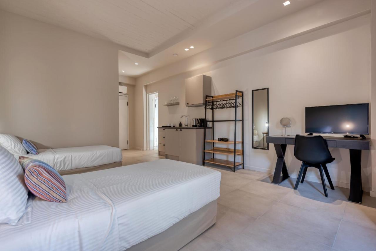 Saronis Suites Saronida Екстериор снимка