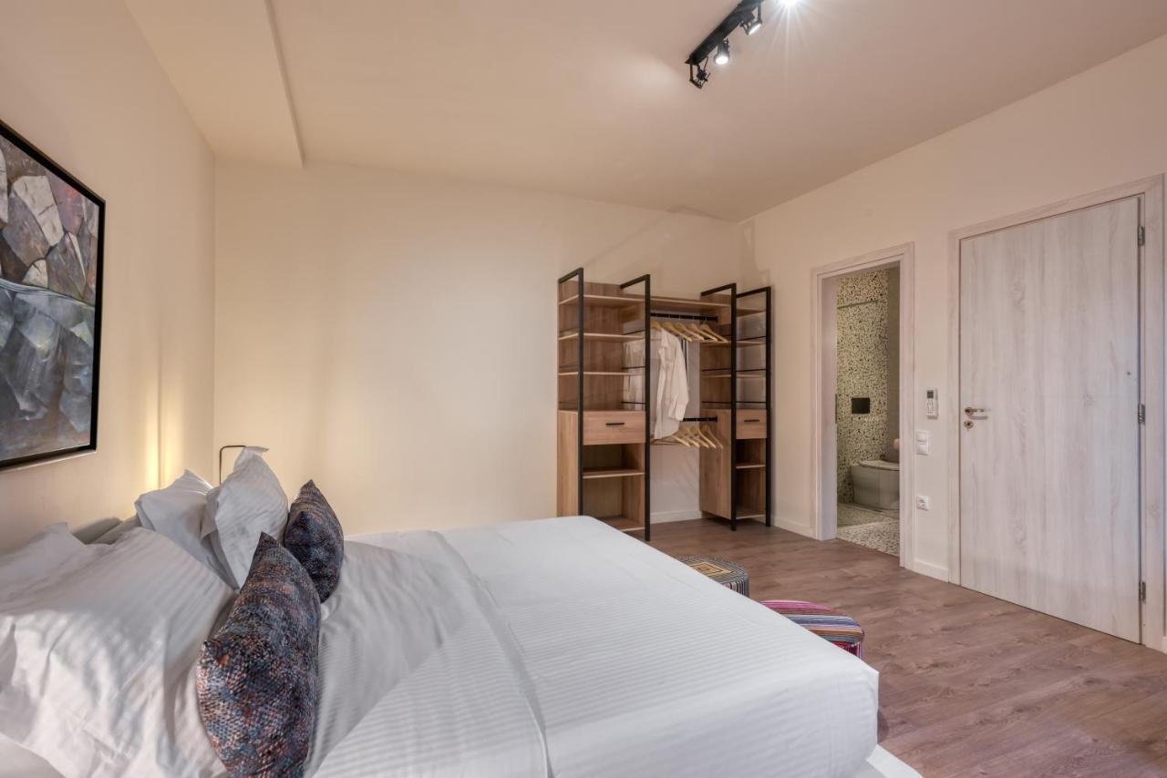 Saronis Suites Saronida Екстериор снимка