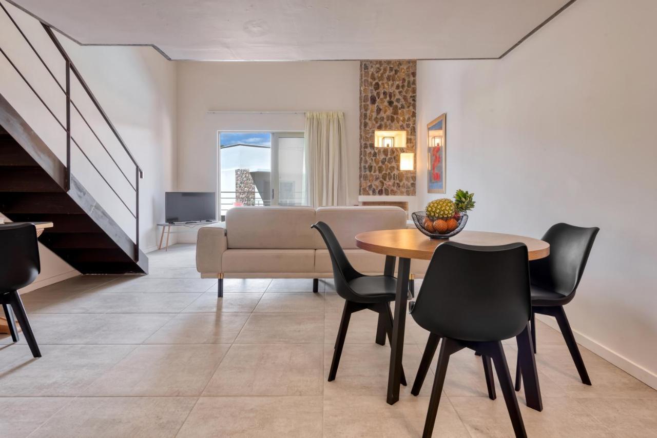 Saronis Suites Saronida Екстериор снимка