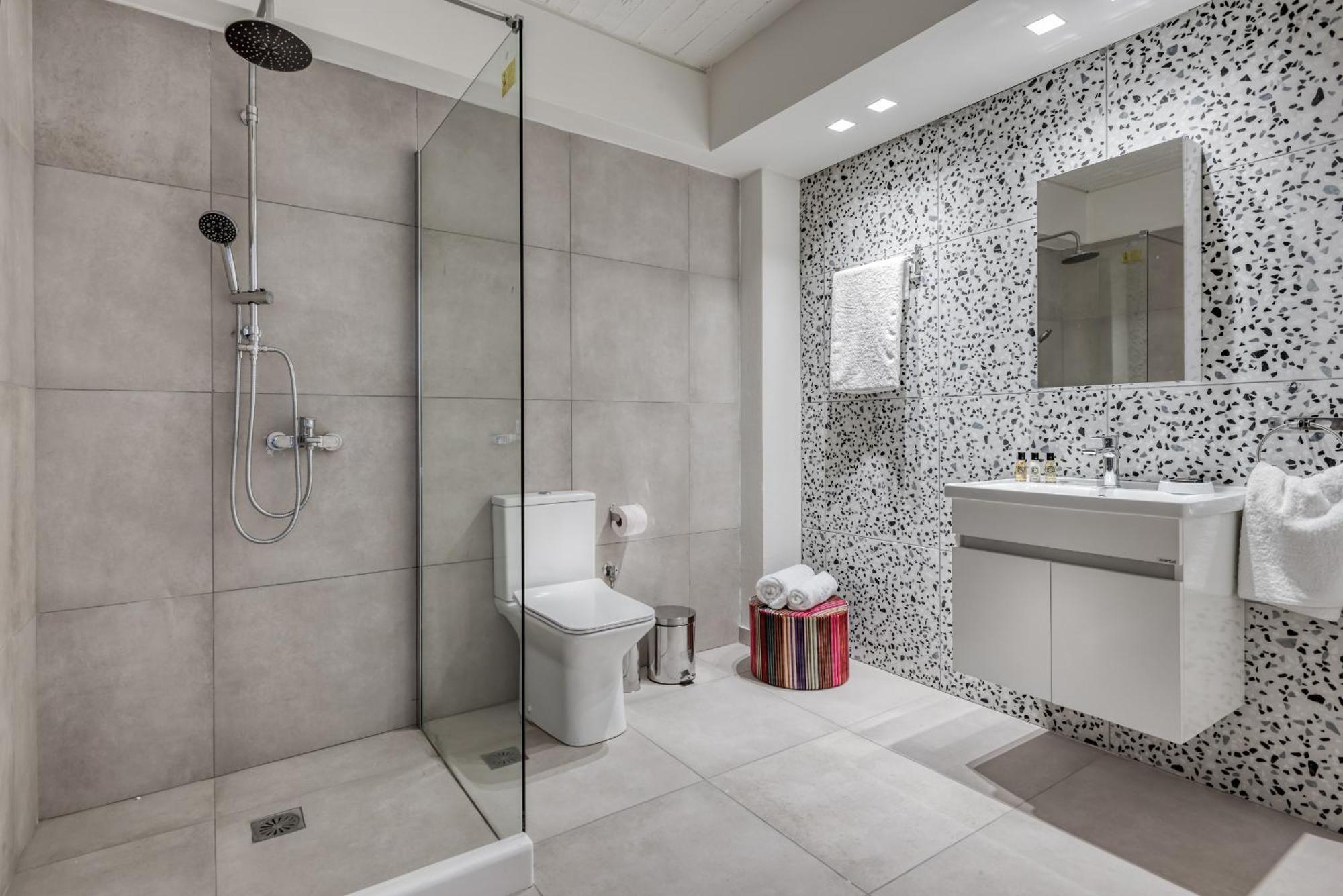 Saronis Suites Saronida Екстериор снимка