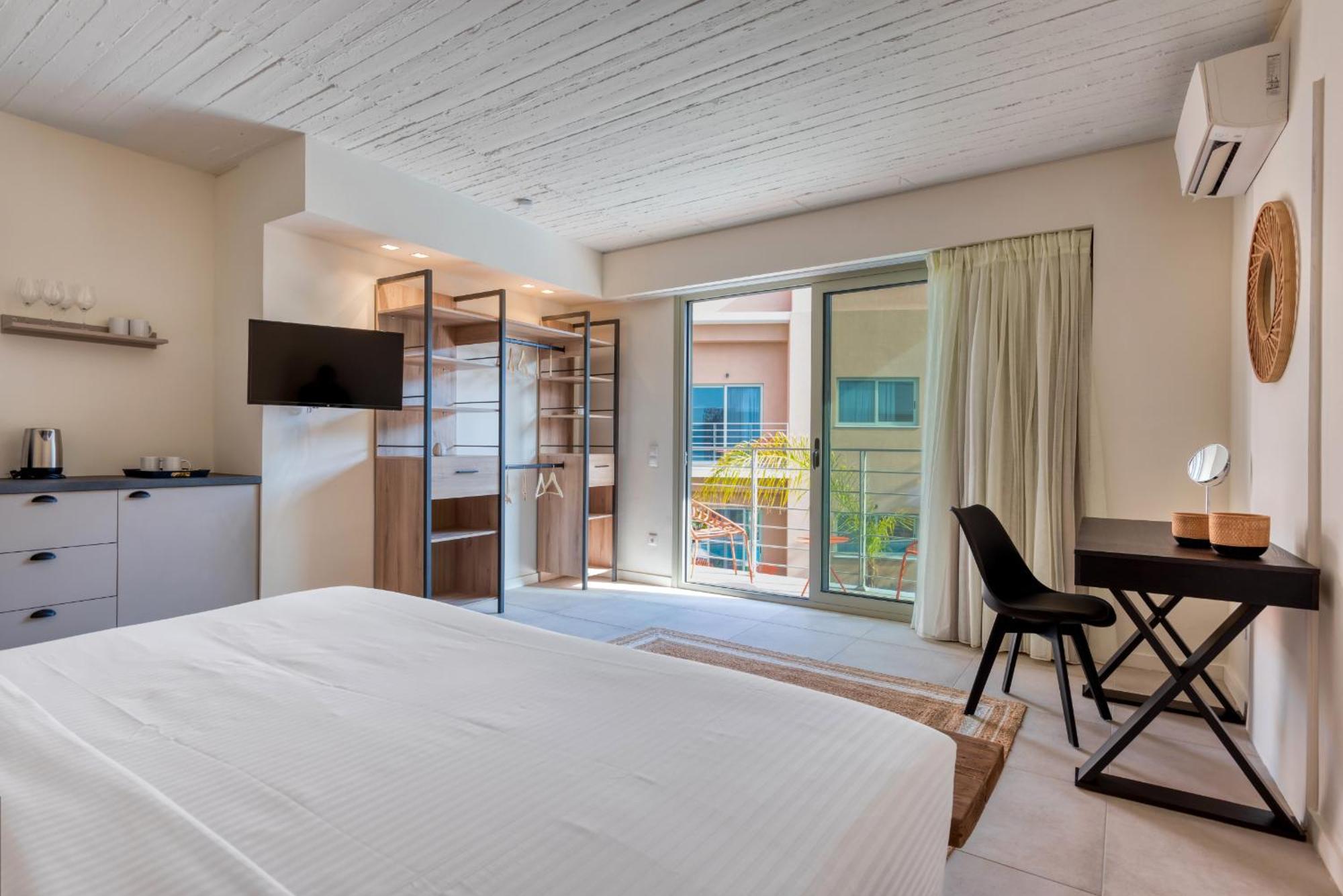 Saronis Suites Saronida Екстериор снимка