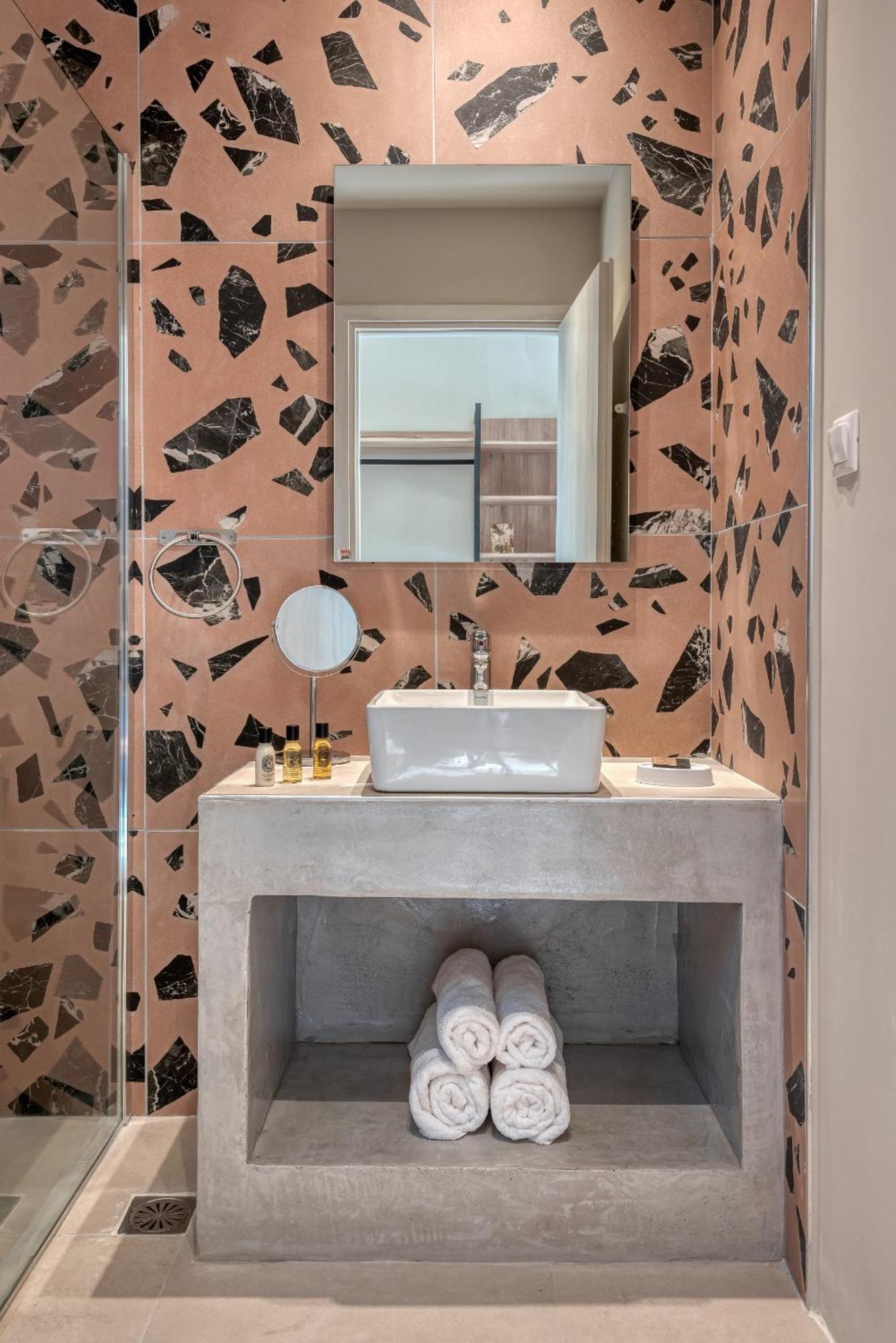 Saronis Suites Saronida Екстериор снимка