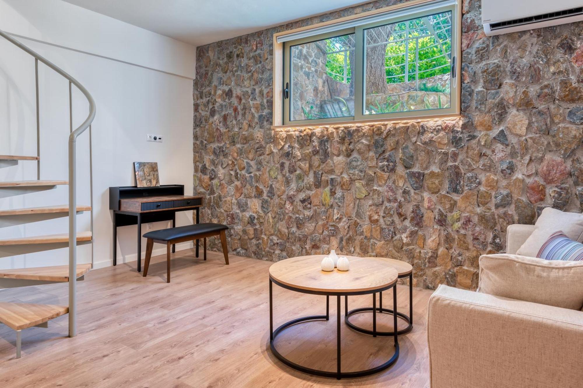 Saronis Suites Saronida Екстериор снимка